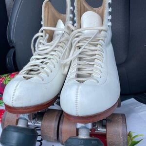 Elegant White Leather Roller Skates